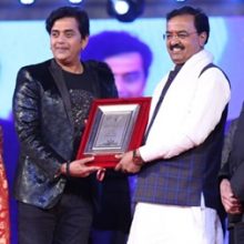Mega Star Ravi Kishen Honoured With Uttar Prades Bhojpuri Ratan Award