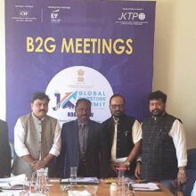 Discussion On Shooting in Kashmir – People From The Film Fedration Meet Governor