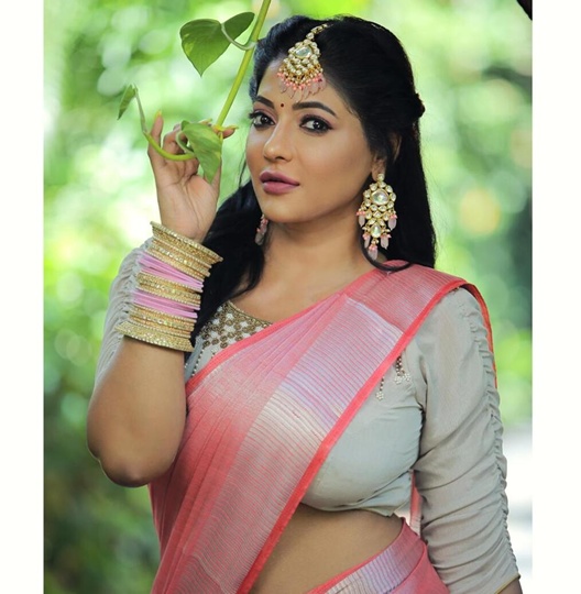 Actress – Model – Anchor Reshma Pasupuleti Welknown Name In Regional Films