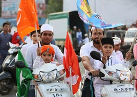 Jashn-E-Eid Milad-Un-Nabi Celebrated By People At Mira Road  in the way of Juloos