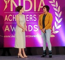 Bollywood Actress Diya Mirza felicitated Ar. Ronjeta Prasad Gavandi with India Achievers Award 2019